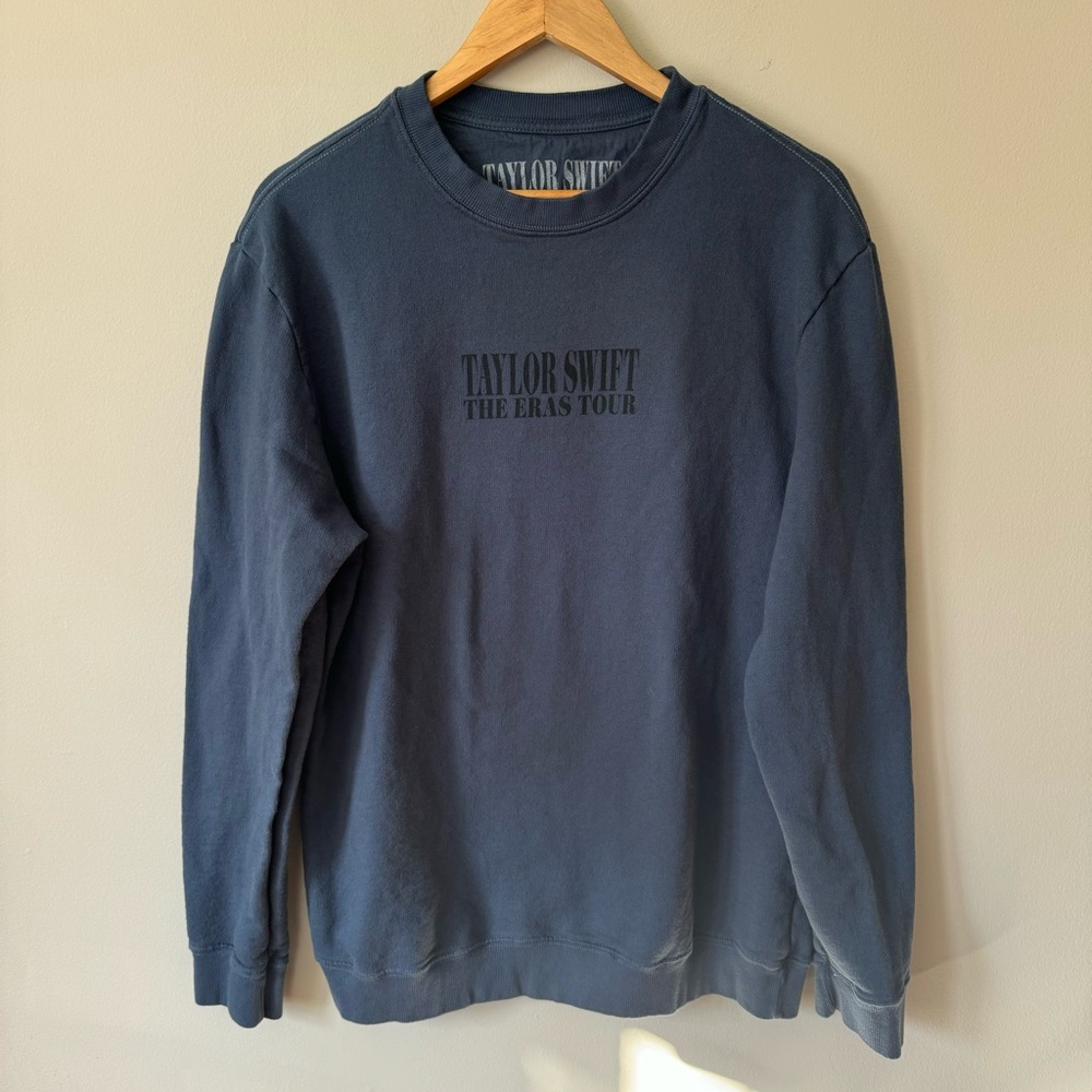 Taylor Swift Eras Tour Navy Crewneck Size Large Authentic from Brazil Tour